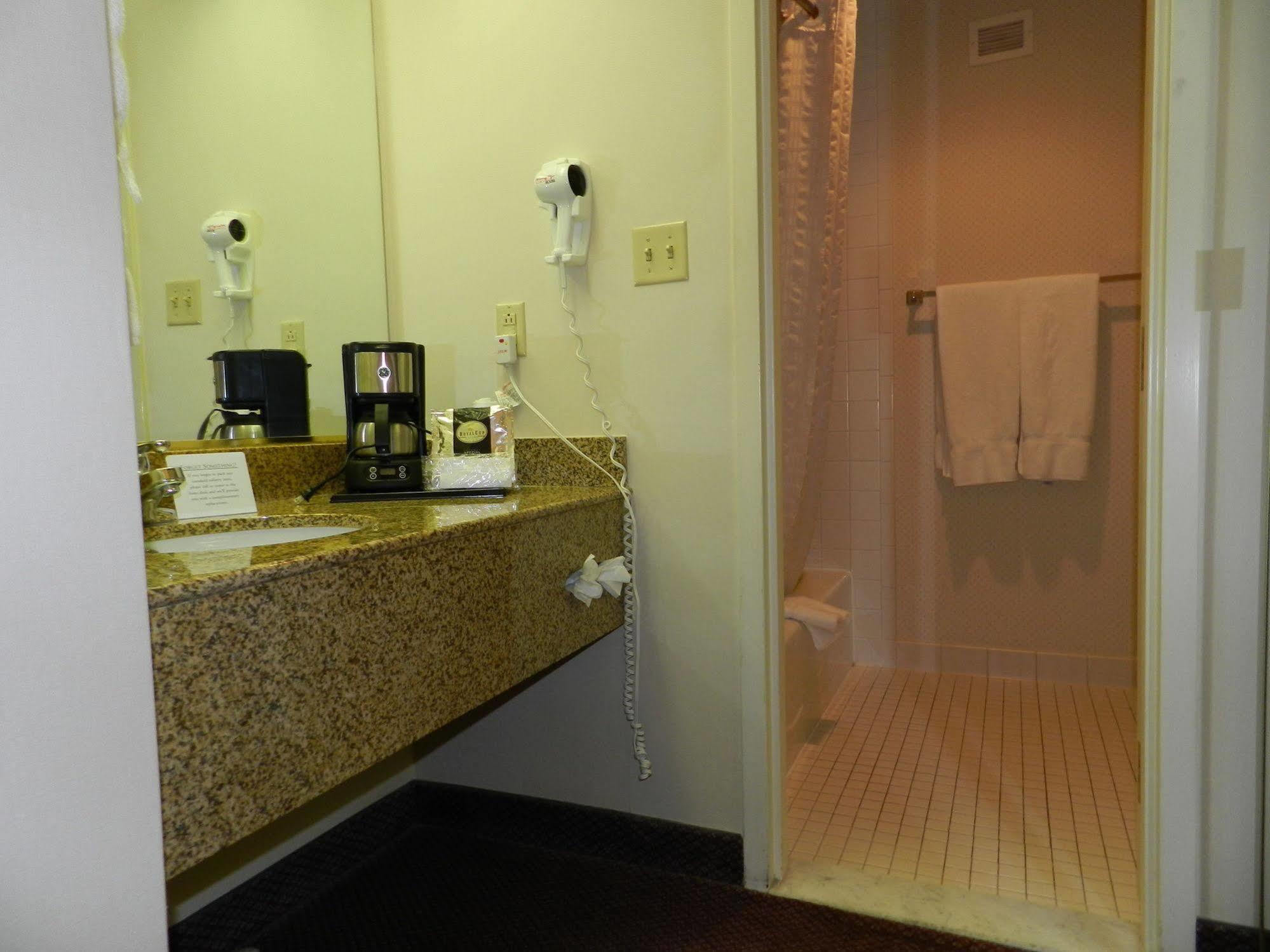 Ashmore Inn And Suites Lubbock Dış mekan fotoğraf